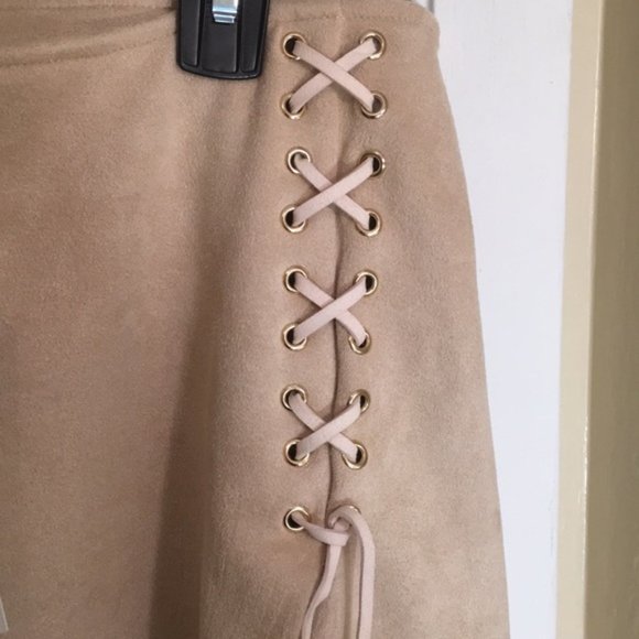 NWT Lucy Paris Beautiful Nude Suede Wrap Skirt!!!✨ - Picture 4 of 9